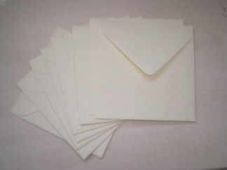 130x130mm Square Cream Envelopes (pack of 25)